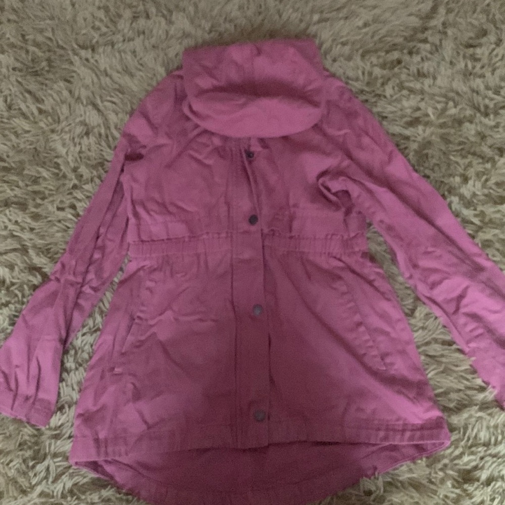 This is a pink spring coat it’s a size 12 in girls.The brand is c&c california